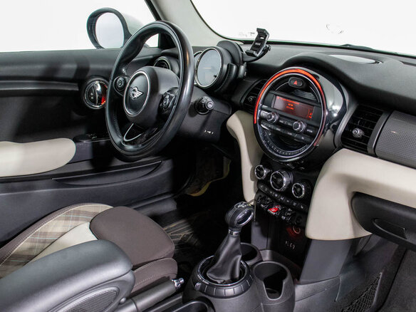 2014 Mini Hatch Cooper III (F55/F56), коричневый - вид 8