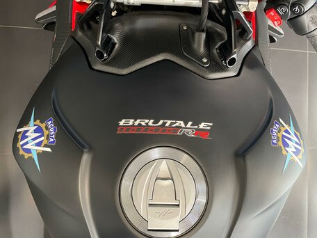 2023 MV Agusta Brutale 1000, чёрный, 3190000 рублей, вид 3