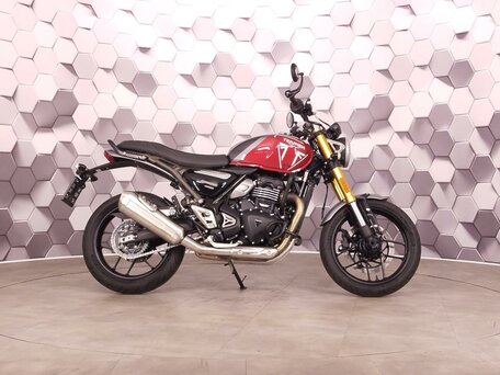 2024 Triumph Speed 400, красный, 577000 рублей, вид 3
