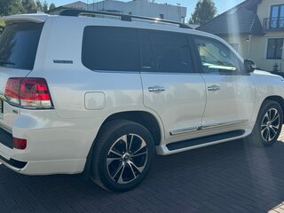 2019 Toyota Land Cruiser 200 Series Рестайлинг 2, белый, 8500000 рублей, вид 2