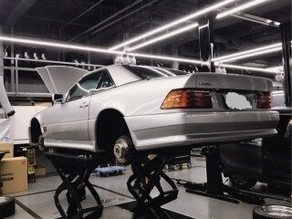 1993 Mercedes-Benz SL-Класс AMG 60 AMG I (R129), серебристый, 16900000 рублей, вид 3