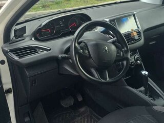 2013 Peugeot 208 I, белый, 750000 рублей, вид 5