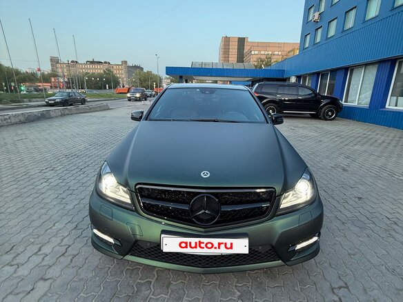 2011 Mercedes-Benz C-Класс 180 BlueEFFICIENCY III (W204) Рестайлинг, чёрный, 1340000 рублей - вид 3