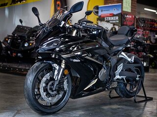 QJMotor SRK 800 RR