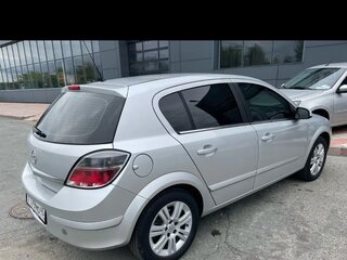 2009 Opel Astra H Рестайлинг, серебристый, 477000 рублей, вид 2