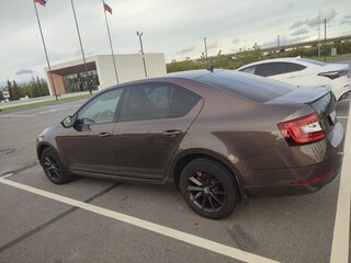 2017 Skoda Octavia III (A7) Рестайлинг, коричневый, 1520000 рублей, вид 3