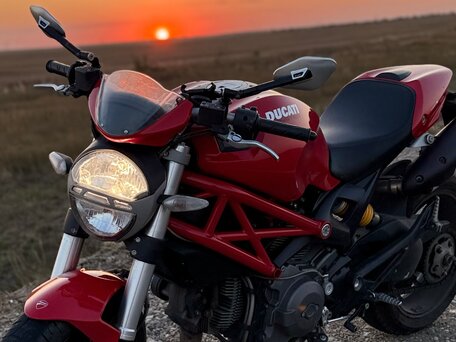 2011 Ducati Monster 796, красный, 510000 рублей, вид 1