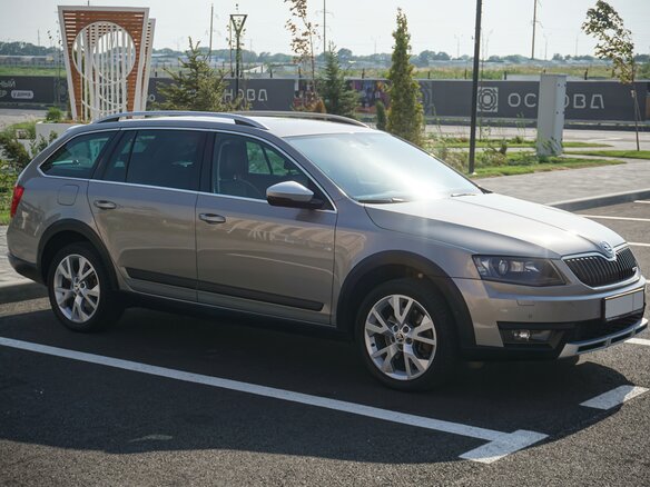 2014 Skoda Octavia Scout III (A7), бежевый, 1930000 рублей - вид 10