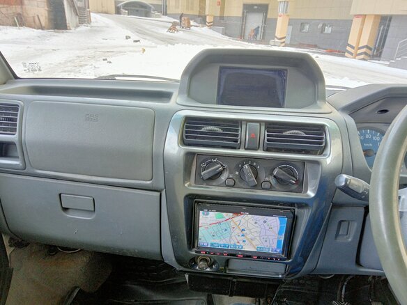 2001 Mitsubishi Town Box Wide I, белый - вид 10