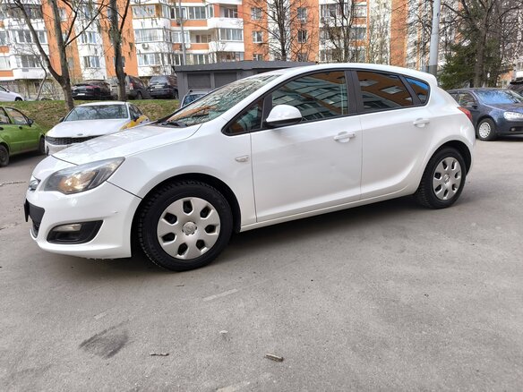 2012 Opel Astra J Рестайлинг, белый, 710000 рублей - вид 3