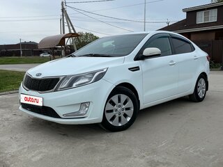 2012 Kia Rio 5-speed III, белый, 820000 рублей, вид 1