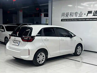 2023 Honda Fit Crosstar IV Рестайлинг, белый, 1020000 рублей, вид 4