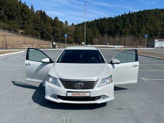 2014 Toyota Camry VII (XV50) Рестайлинг, белый, 1600000 рублей, вид 2