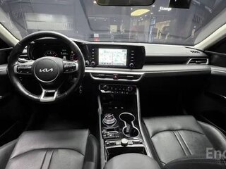 2022 Kia K5 III, чёрный, 1840000 рублей, вид 4