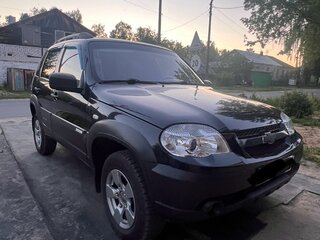 2013 Chevrolet Niva I Рестайлинг, чёрный, 599000 рублей, вид 3