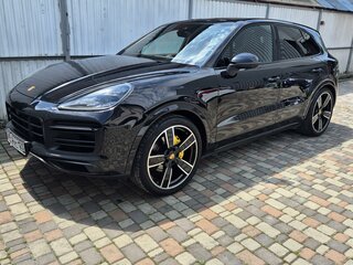 2018 Porsche Cayenne III, чёрный, 6800000 рублей, вид 3