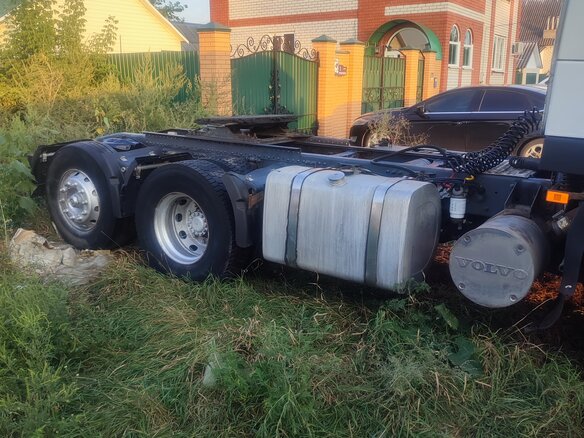 2001 Volvo FM, белый, 1750000 рублей - вид 3