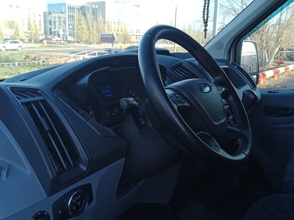 2017 Ford Transit, серебристый, 2600000 рублей - вид 11