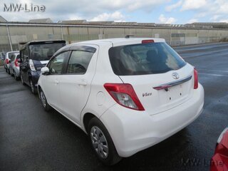 2013 Toyota Vitz III (XP130), белый, 780000 рублей, вид 4