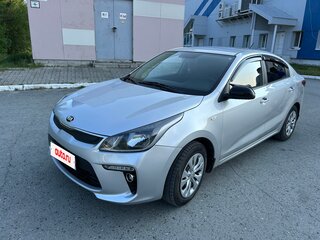2020 Kia Rio IV, серый, 980000 рублей, вид 1