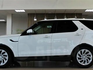 2021 Land Rover Discovery D250 V Рестайлинг, белый, 6585000 рублей, вид 5
