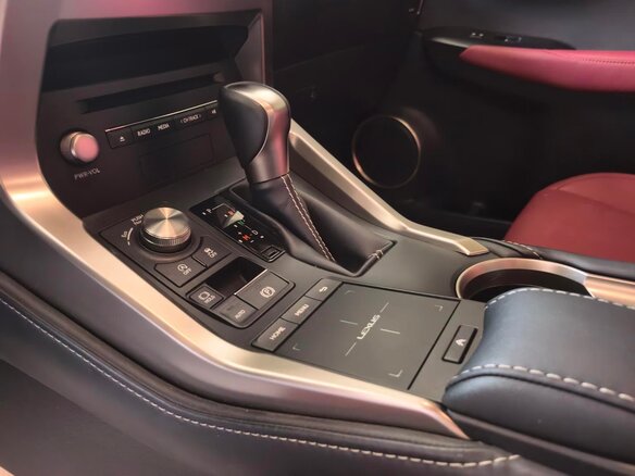 2021 Lexus NX 200 I Рестайлинг, серый, 2543000 рублей - вид 10
