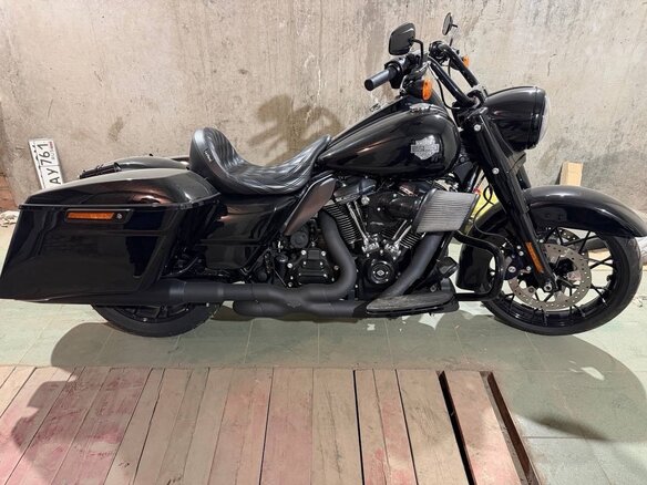 2023 Harley-Davidson Road King, чёрный, 2300000 рублей