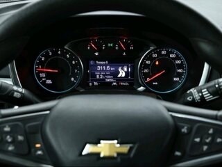 2022 Chevrolet Equinox III Рестайлинг, серебристый, 1500000 рублей, вид 4