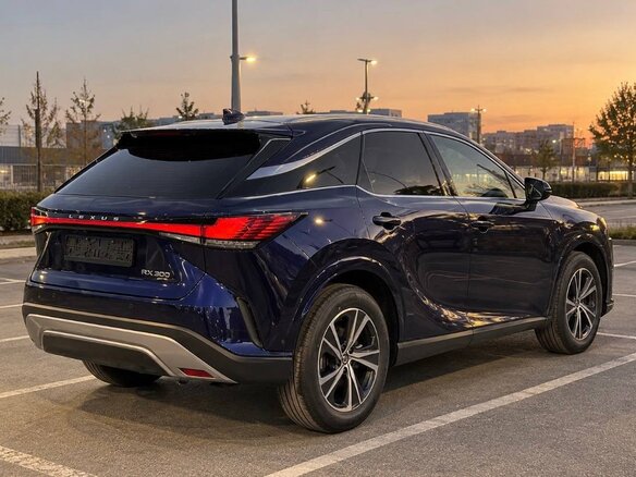 2026 Lexus RX 300 V, синий, 7730000 рублей - вид 3