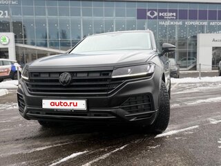 2020 Volkswagen Touareg III, серый, 4500000 рублей, вид 2