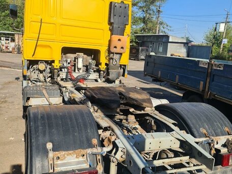 1999 DAF XF 95, золотистый, 1450000 рублей, вид 1