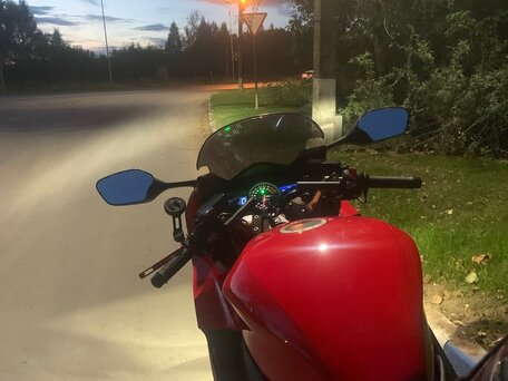 2019 Honda VFR 800, красный, 1050000 рублей, вид 3