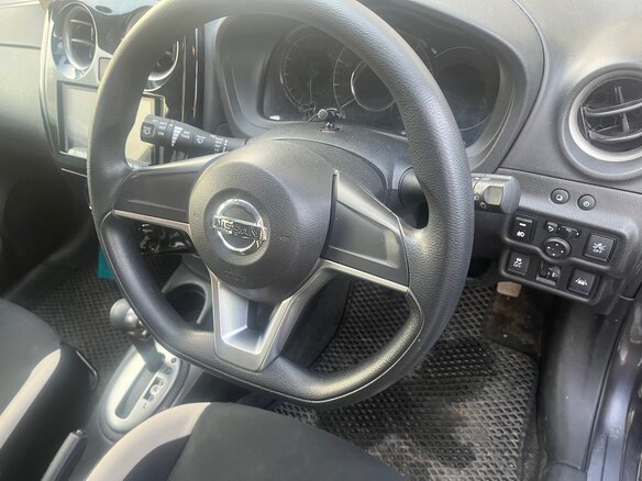 2017 Nissan Note II Рестайлинг, серый, 900000 рублей - вид 4