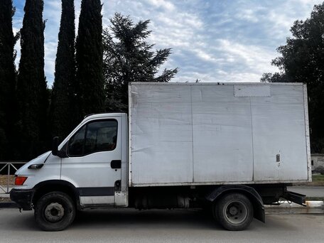 2006 Iveco Daily, белый, 1400000 рублей, вид 2