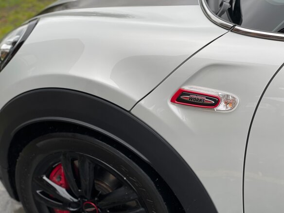 2019 Mini Hatch JCW III (F55/F56) Рестайлинг, серебристый - вид 13