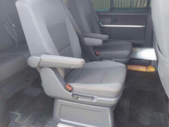 2009 Volkswagen Multivan T5 Рестайлинг, красный, 2222222 рублей - вид 8