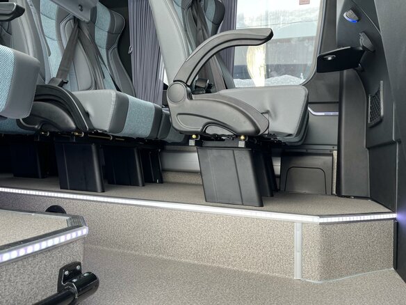 2025 Iveco Daily, синий, 12500000 рублей - вид 5
