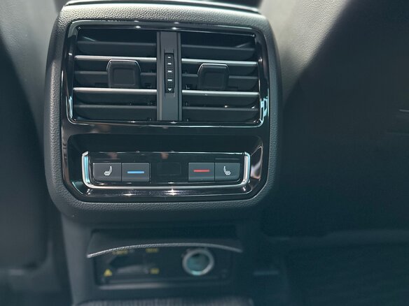 2015 Volkswagen Passat B8, белый, 2100000 рублей - вид 22