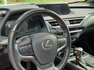 2019 Lexus UX 250h I, белый, 3500000 рублей, вид 3
