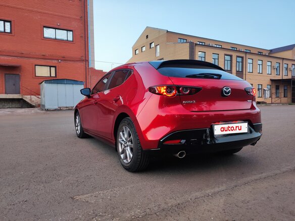 2019 Mazda 3 IV (BP), красный, 1800000 рублей - вид 8