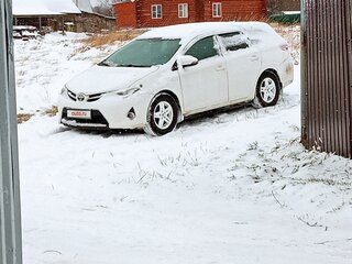 2014 Toyota Auris II, белый, 1300000 рублей, вид 4