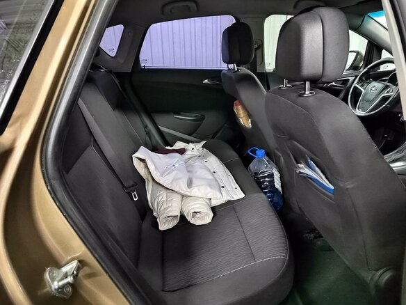2013 Opel Astra J Рестайлинг, коричневый, 800000 рублей - вид 6