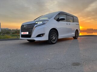 2018 Toyota Esquire I Рестайлинг, белый, 2195000 рублей, вид 1