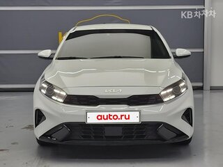 2022 Kia K3 II Рестайлинг, белый, 1467000 рублей, вид 2