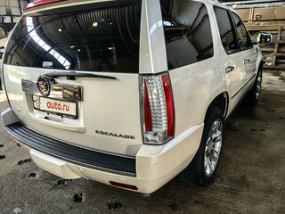 2010 Cadillac Escalade III, бежевый, 2450000 рублей, вид 2