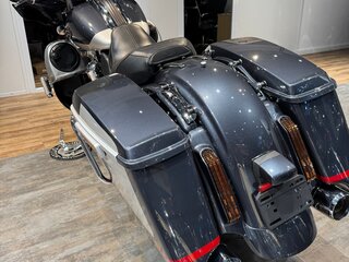 2019 Harley-Davidson CVO Street Glide, серый, 2700000 рублей, вид 2