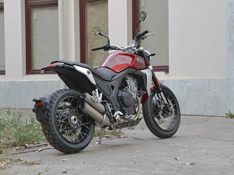 2024 Kove 500F Scrambler, чёрный, 524900 рублей, вид 4