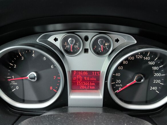 2011 Ford Focus II Рестайлинг, серебристый, 698900 рублей - вид 5