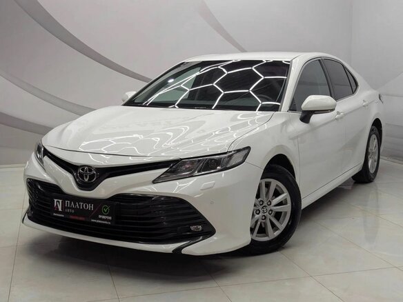 2020 Toyota Camry VIII (XV70), белый, 2495000 рублей