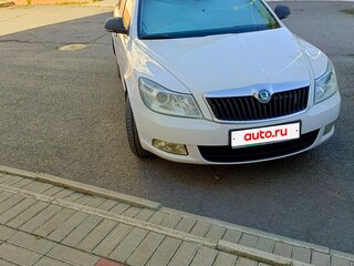 2012 Skoda Octavia II (A5) Рестайлинг, белый, 790000 рублей, вид 2